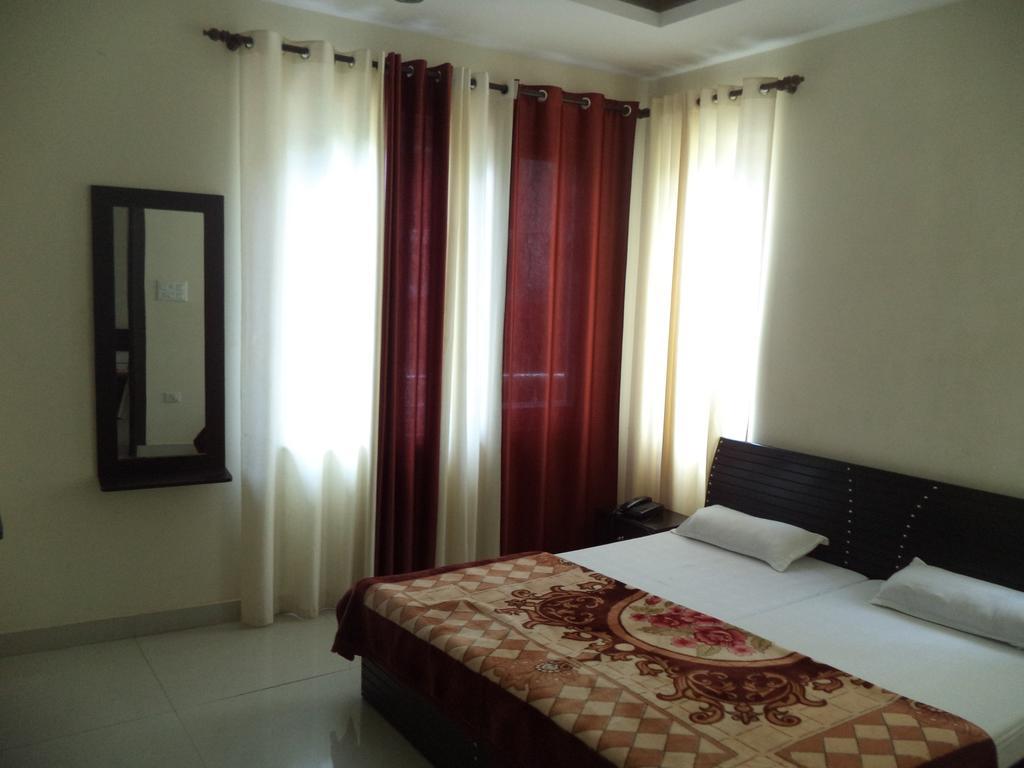 Hotel Laxmi Palace Rishikesh Exterior photo