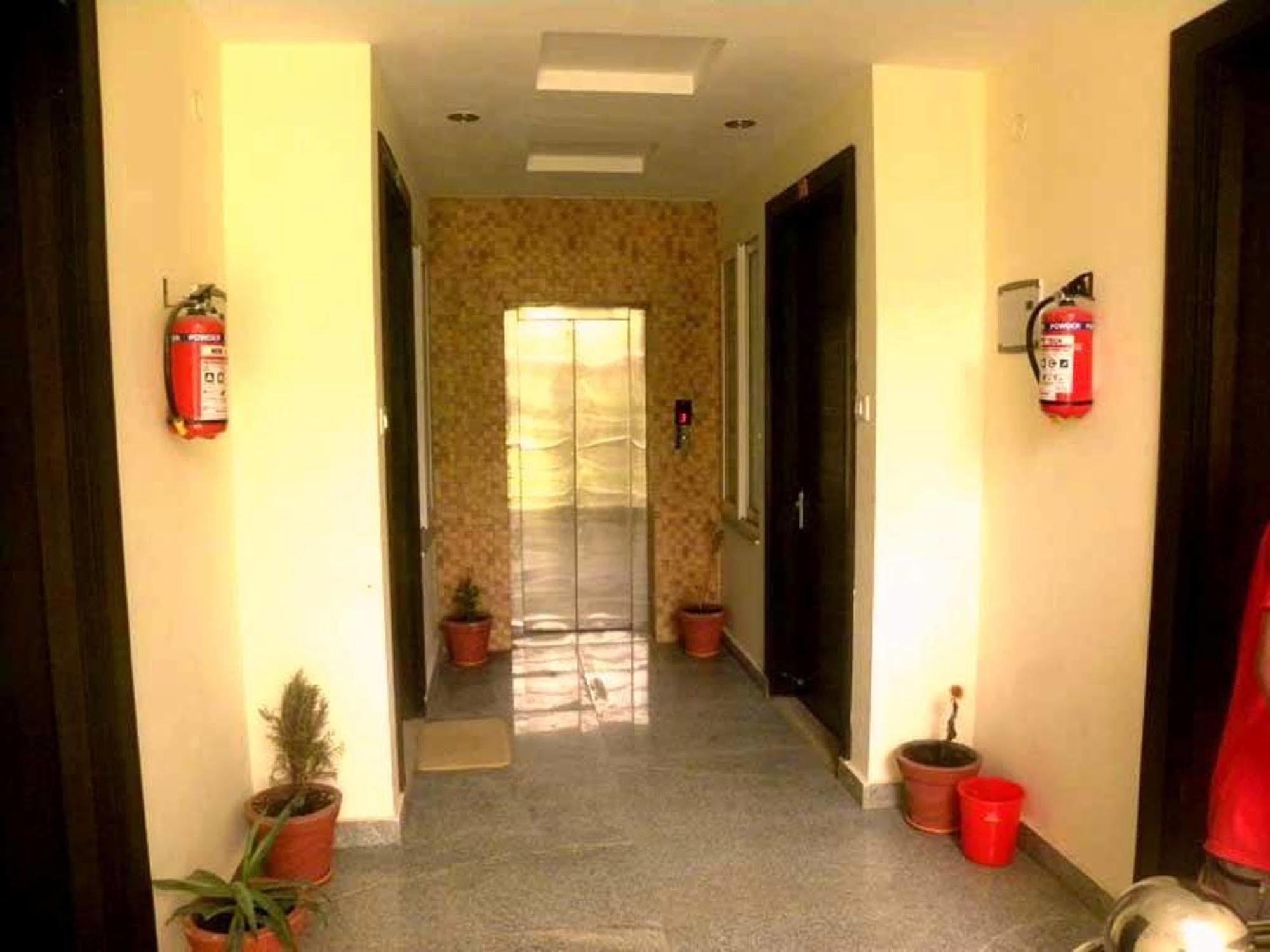 Hotel Laxmi Palace Rishikesh Exterior photo